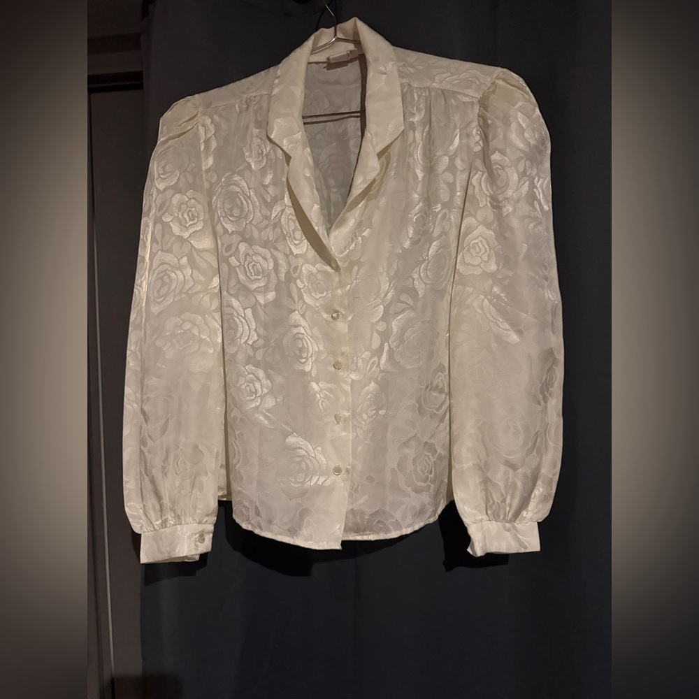 Vintage Christina’s Elegant Cream Floral Blouse